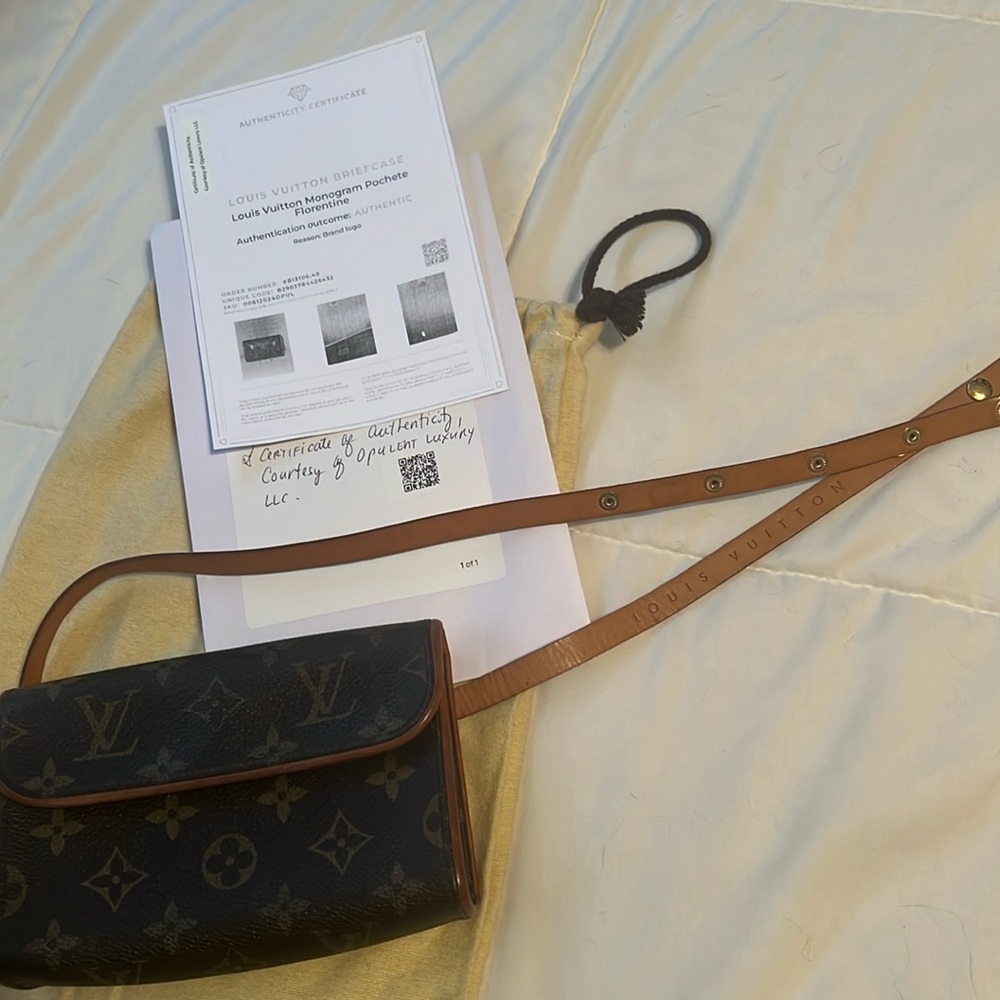 1 of 2 #81 Louis Vuitton Pochette Florentine